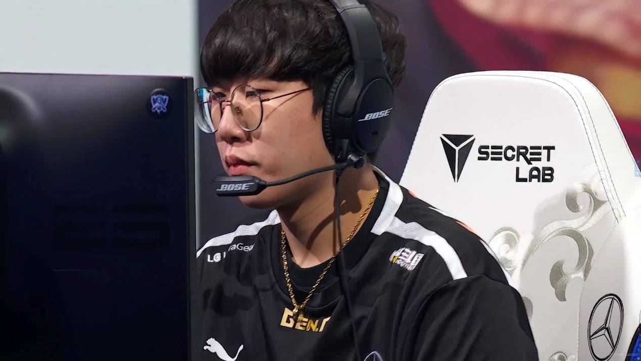 FLY险胜EDG,Ruler完成史诗逆转四强赛2:0(东京) FLY险胜EDG,Ruler完成史诗逆转四强赛2:0(东京)